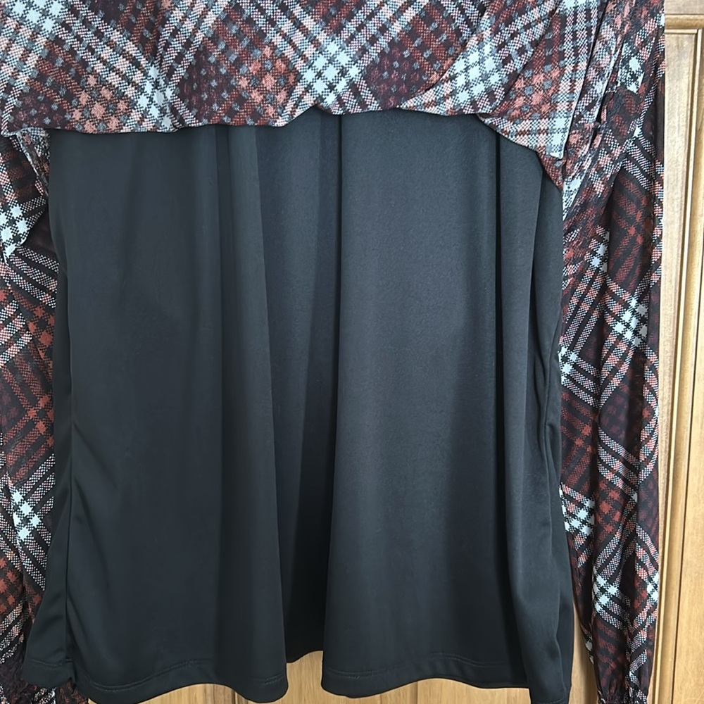 Ladies top - Picture 4 of 6